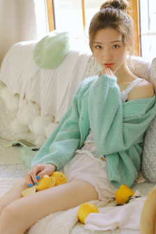 年轻女老师在线观看